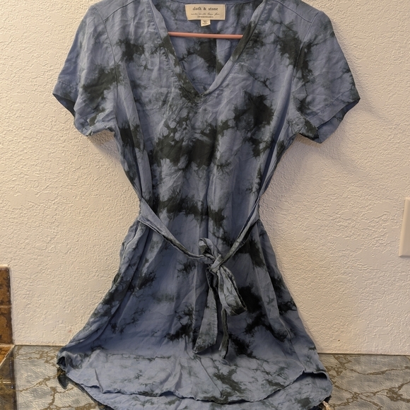 Anthropologie Dresses & Skirts - Blue Tie-Dye V-Neck Dress with Belt